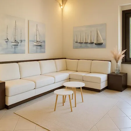 By The Sea And Pool * Λινιάνο Σαμπιαντόρο