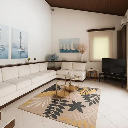 By The Sea And Pool * Λινιάνο Σαμπιαντόρο