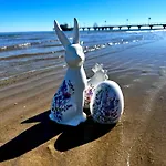 Вилла By The Sea And Pool Линьяно-Саббьядоро
