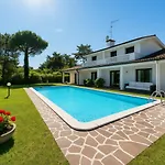 By The Sea And Pool Линьяно-Саббьядоро