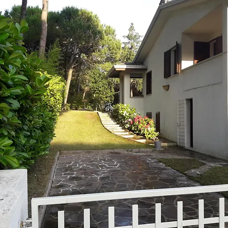 Villa By The Sea And Pool *