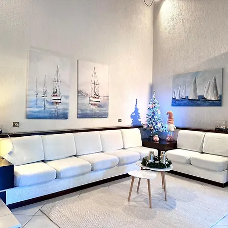 By The Sea And Pool Villa