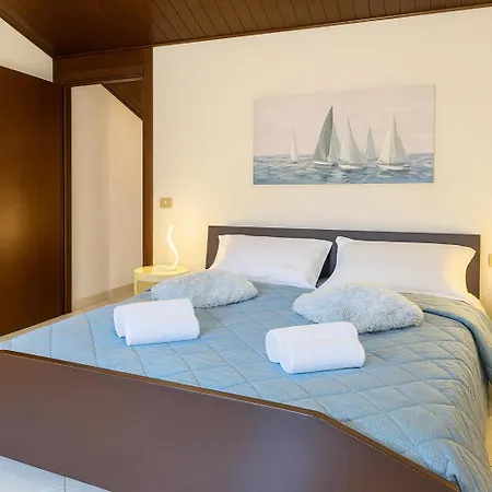 By The Sea And Shared Pool Villa *